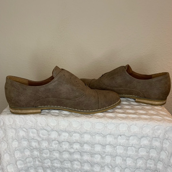 Indigo Rd Tan Slip on Oxnard Flat Shoe - Picture 4 of 7